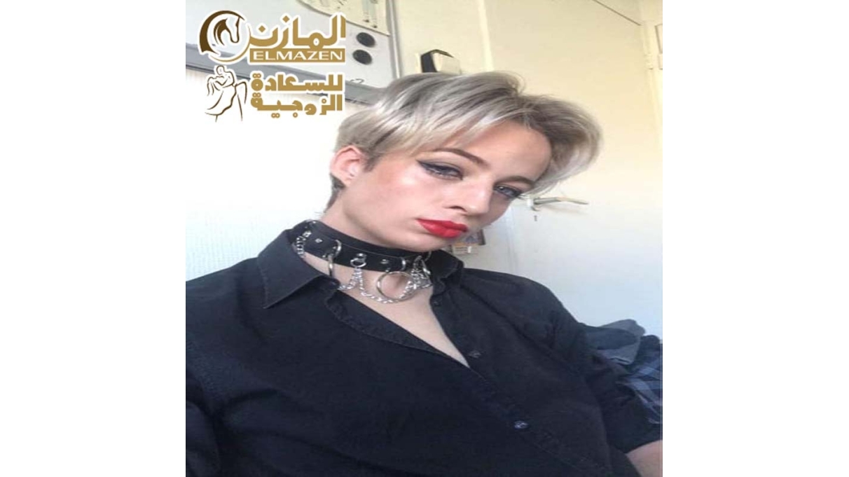 طوق رقبة جلد حريمي مع دلايات دوائر معدنية - تصميم جذاب ومثير