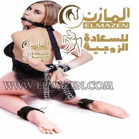 قيود العلاقة الزوجية بحزام فم